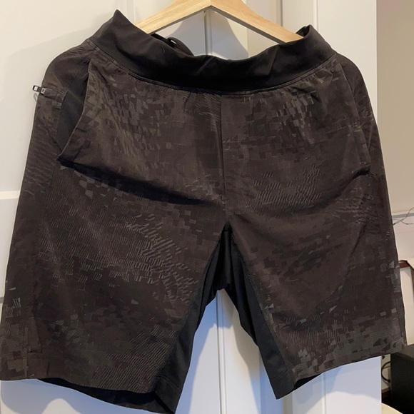 Lululemon Pace Breaker Short 9” with Liner - Picture 2 of 3